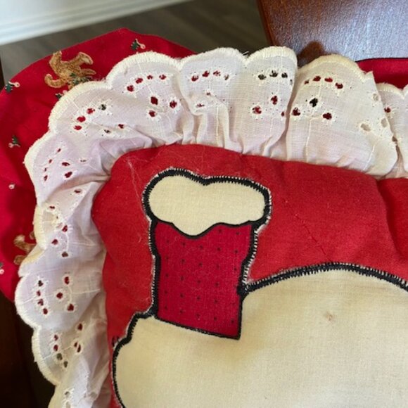 Vintage HOLIDAY WINTER HEARTS Country Cottage RED PILLOW Eyelet & Calico Ruffle - Picture 4 of 6